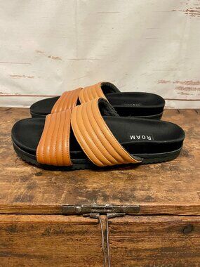 Roam Crescent Quilt Slides New!